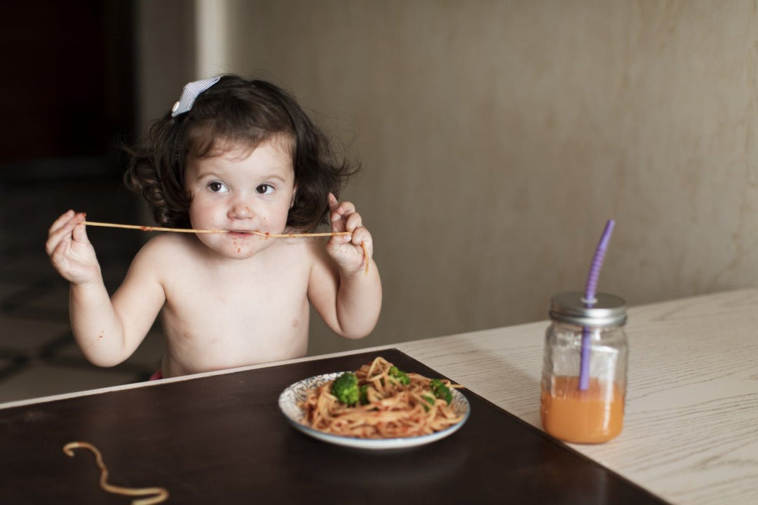 8 Tips to Introduce Solid Foods to Toddlers - ComfyBumpy
