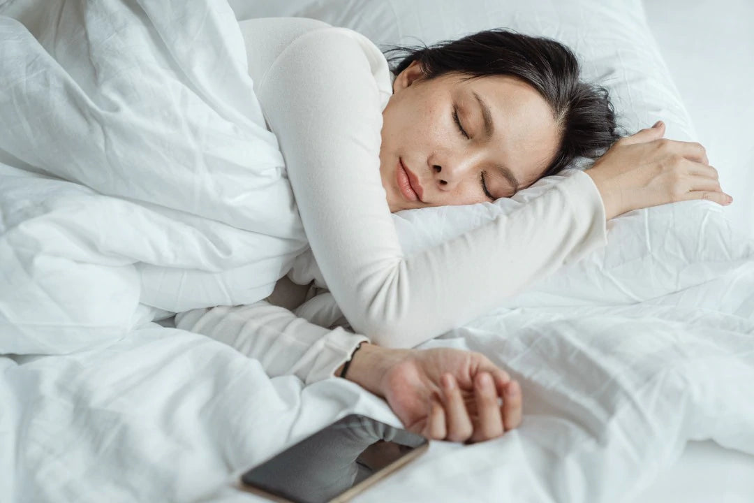 how to get a good night's rest for breastfeeding moms